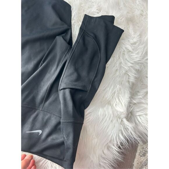 Nike women’s shorts with pockets size medium NWT workout attire shorts - Picture 3 of 5